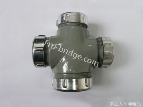 四(sì)通管接頭