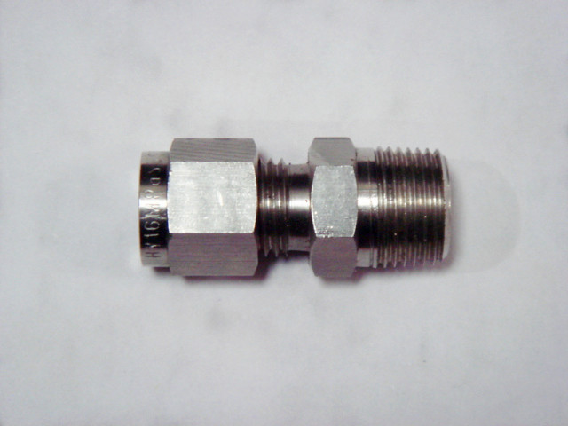 卡套(tào)直通終端接頭(tóu)