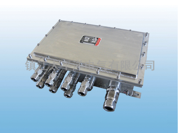 不鏽(xiu)鋼防爆箱(xiāng)