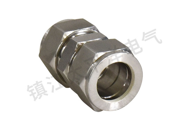 卡(kǎ)套直通(tōng)中間接(jie)頭